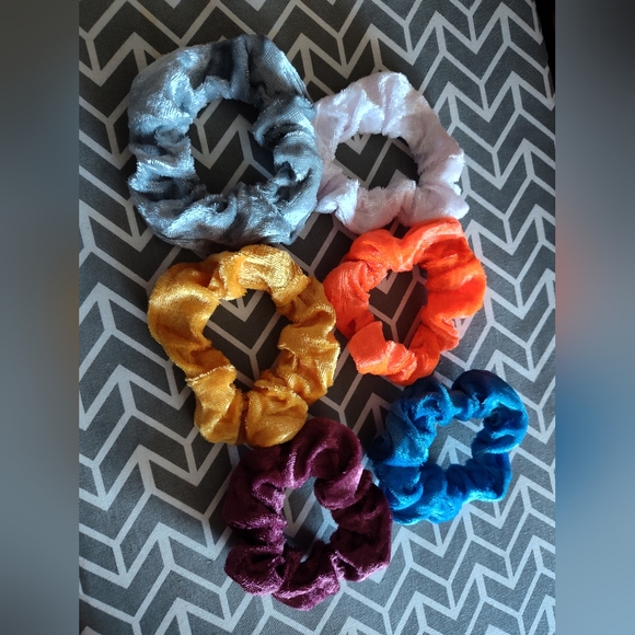 Colorful Scrunchie Set - Picture 2 of 2
